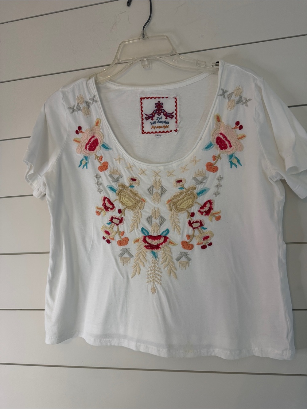 JW of Los Angeles white Embroidered Scoop Neck Women’s Top - SZ Small